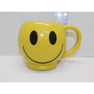 Bubba Gump Shrimp CO Smiley Face Mug, Stupid Is As Stupid Does Yelow Smile